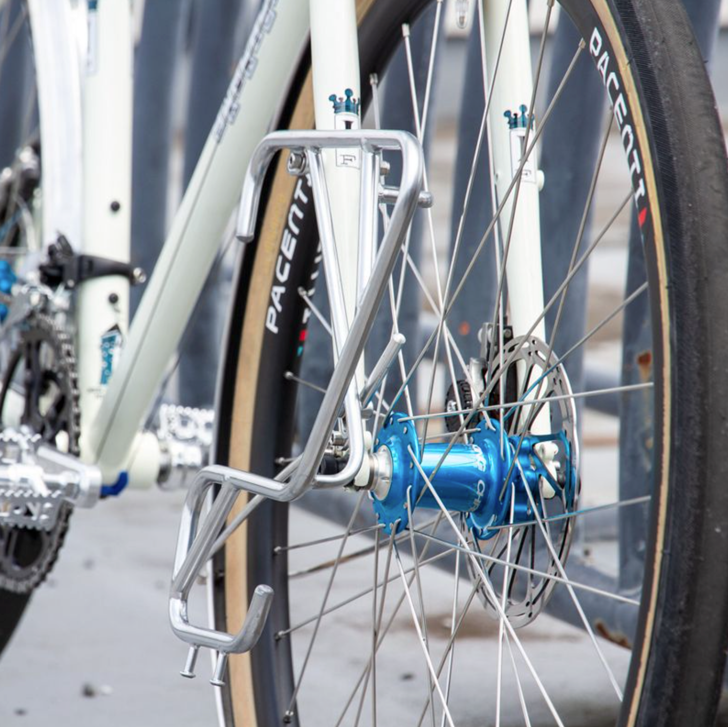 Blue Lug x Nitto S-Rack – Kissing Crows Outpost Blue Lug x Nitto S-Rack – Kissing Crows Outpost